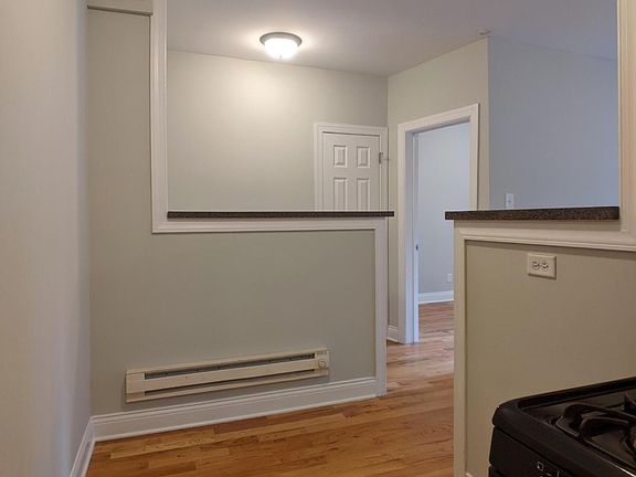 4th image of 505 W Melrose St #1MB
