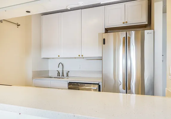 Sold by Modern Spaces | media 6