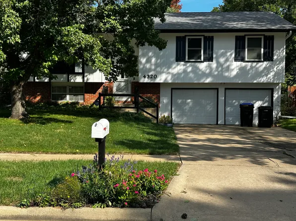 4320 SE Pennsylvania Ct, Topeka, KS 66609