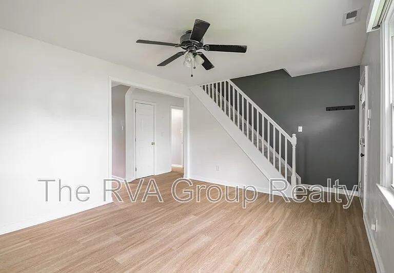712 Hill Top Dr — Photo 10
