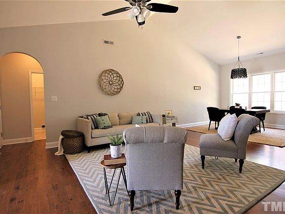4th image of 617 Prickly Pear Dr