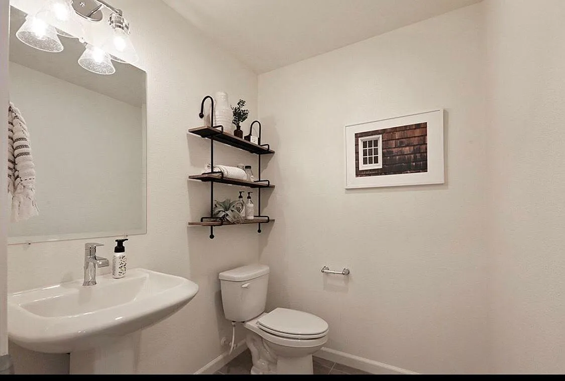 1336 Sterling Hill Ct — Photo 4