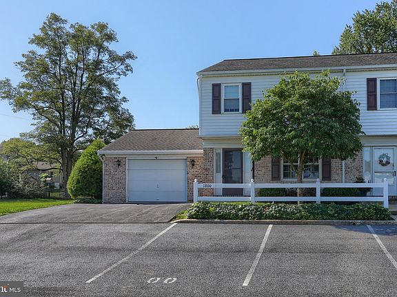 3rd image of 1800 Carlton Ct
