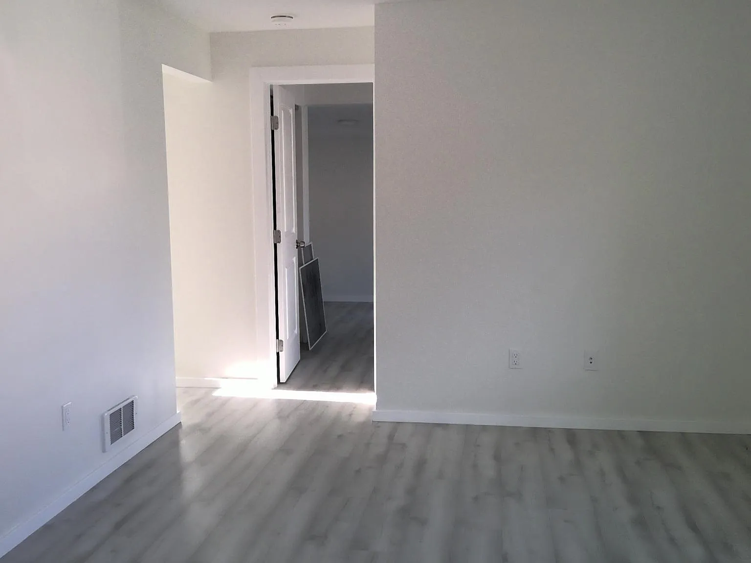 720 S Southern St — Photo 4