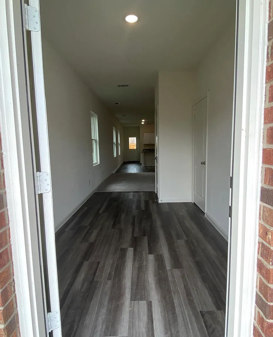 3 bed, 1412 sqft, $1,985 — Photo 3