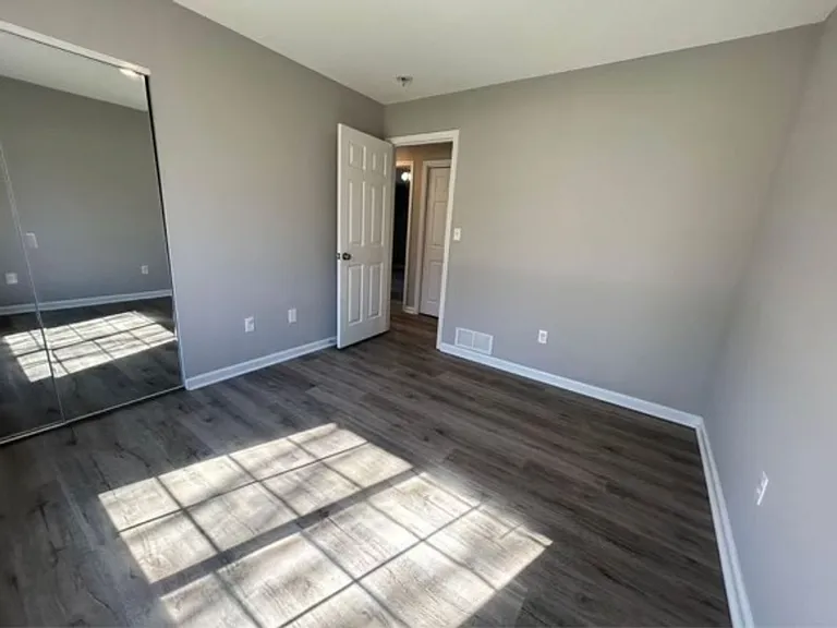 707 Stillwater Dr — Photo 8