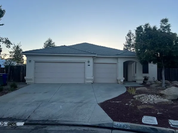 7536 N Carnegie Ave, Fresno, CA 93722