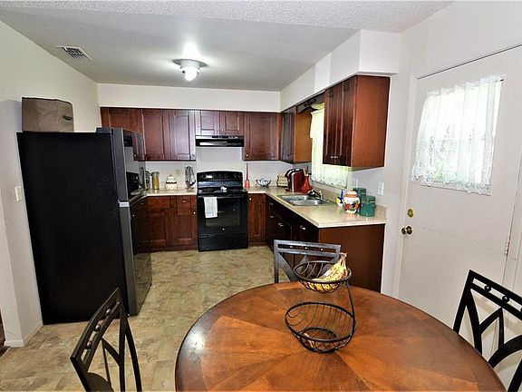 4th image of 37109 Goldenrod Ct