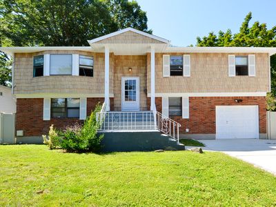9 Hawthorne St, Farmingdale, NY, 11735