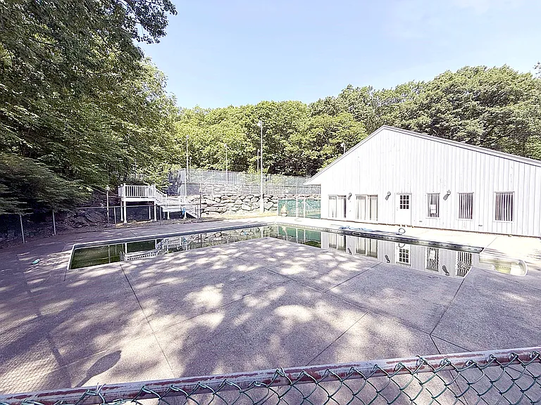 330 Sunderland Rd #39 — Photo 12