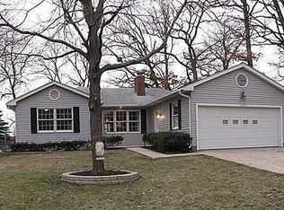 33460 N Lake Shore Dr, Grayslake, IL