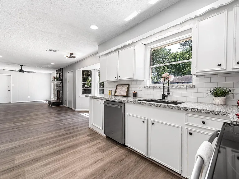 9014 Landwood Dr — Photo 13