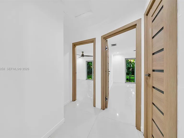 1104 NE 85th St — Photo 24