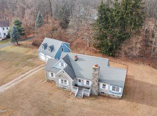 5 Raven Crest Dr, Bethel, CT 06801