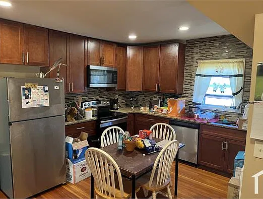 2 bed, 1000 sqft, $1,800 — Photo 2