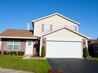 372 Laguna Ct, Carol Stream, IL 60188