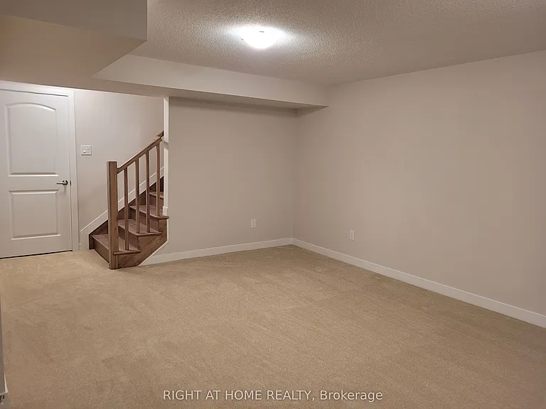 12 Focality Cres — Photo 28