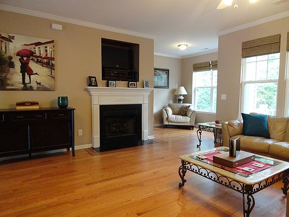 Family Room w/Fireplace