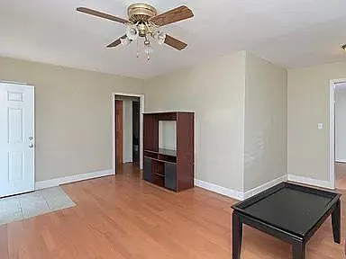 513 Tyler St — Photo 19