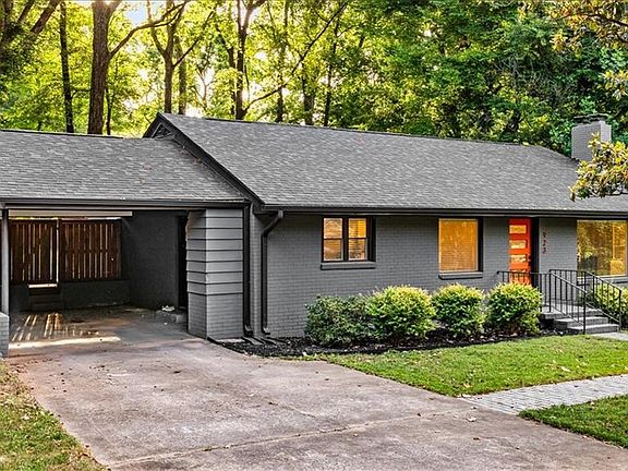 2nd image of 923 Greenwood Dr
