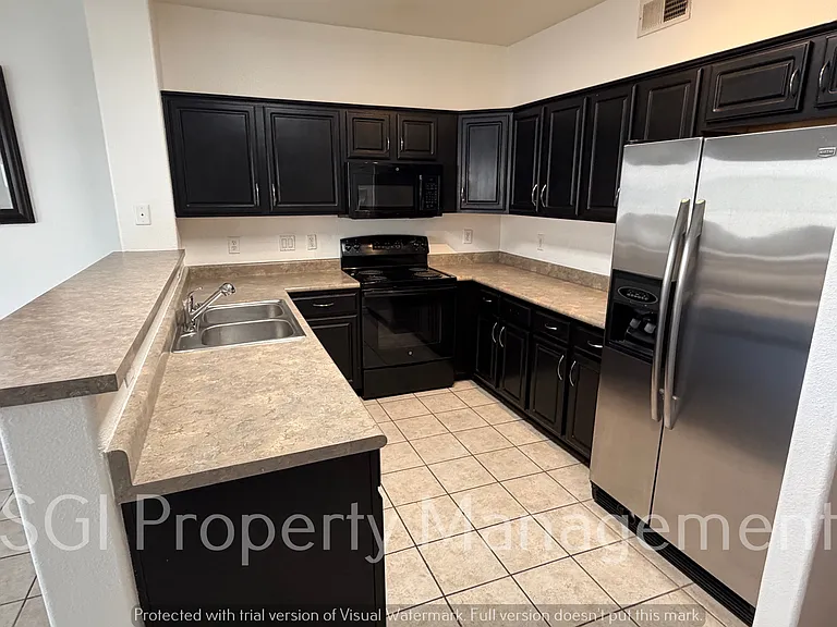 920 E Devonshire Ave #2011 — Photo 4