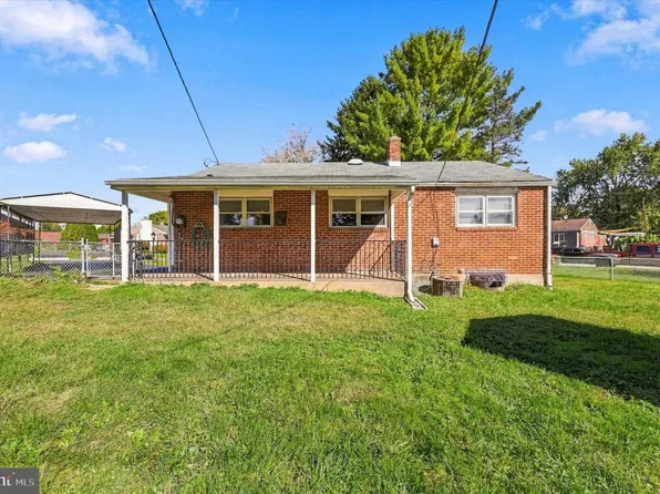 2105 N Bent Ln, Aston, PA 19014
