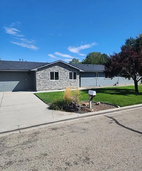 5160 S Greenacres Pl — Photo 1