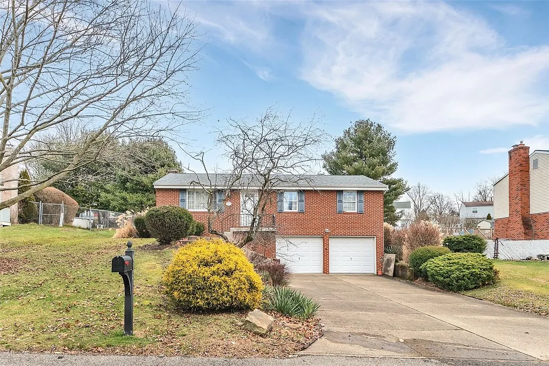 4713 Woodlake Dr photo 1