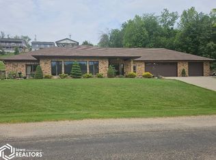 1326 Lakeshore Dr, Brooklyn, IA
