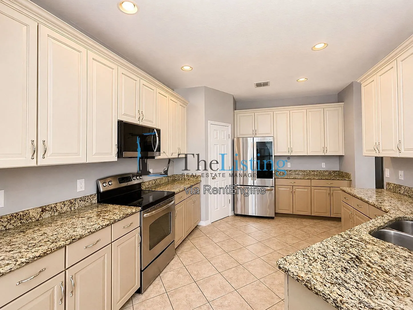 7 bed, 5.0 bath, 4681 sqft, $3,300 — Photo 4
