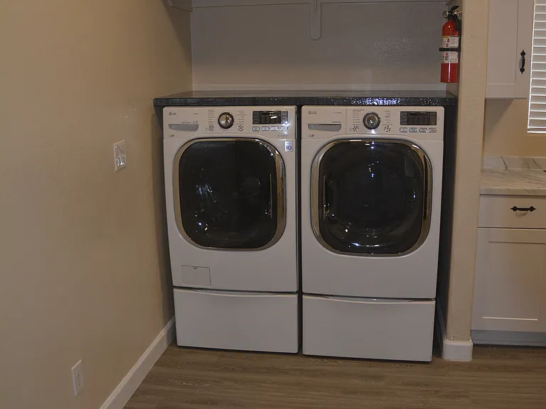 1121 N 25th Pl #1 — Photo 14