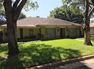 1817 Lakeside Dr, Arlington, TX 76013