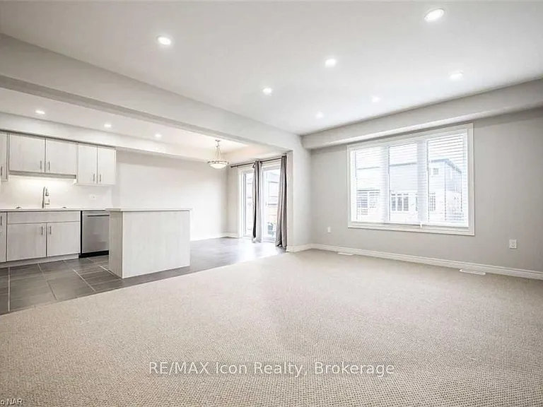 135 Acacia Rd — Photo 26