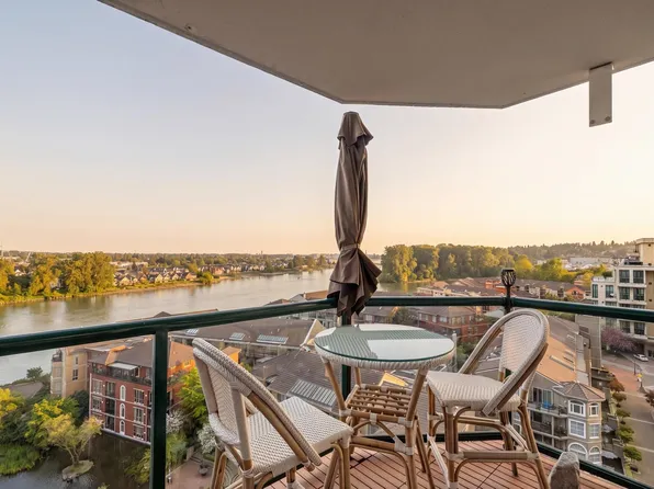 10 Laguna Ct Unit 1208, New Westminster, BC V3M 6W3