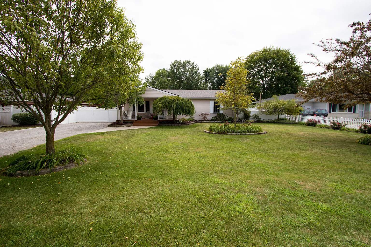 623 Ash St photo 1