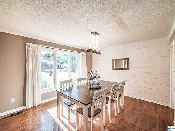 3rd image of 10016 Greenview Dr SE