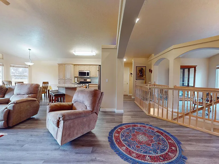 853 W Kestrel Ct — Photo 9