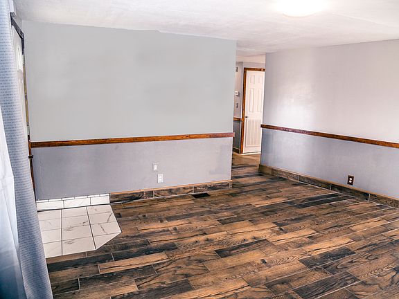 4th image of 3854 N Marshall Rd