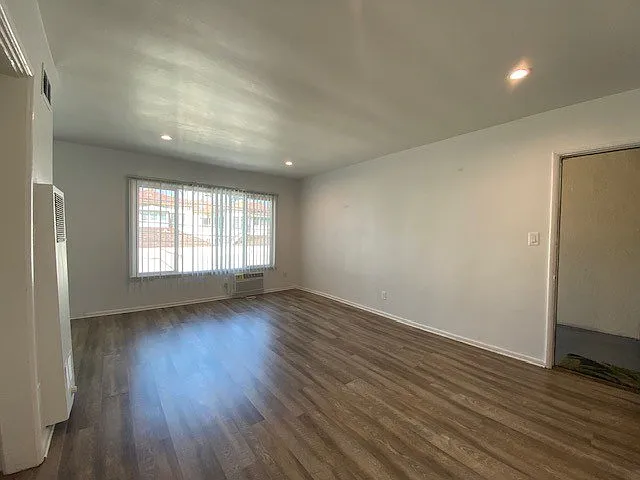 1837 N Gramercy Place — Photo 5