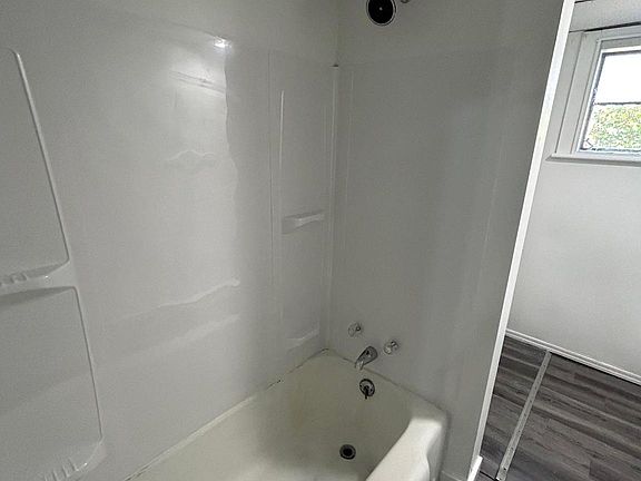 3rd image of 422 N 9th St