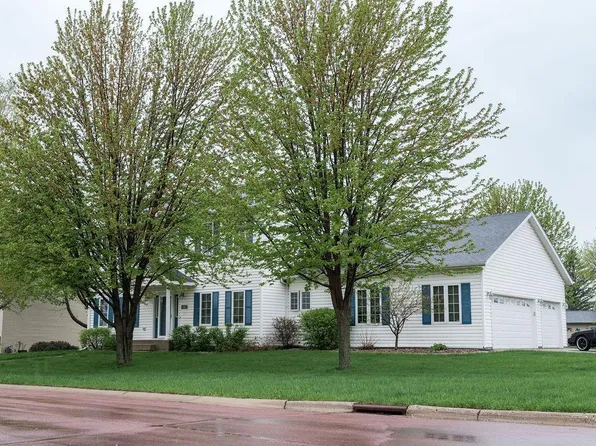 1413 5th St NE, Waseca, MN 56093