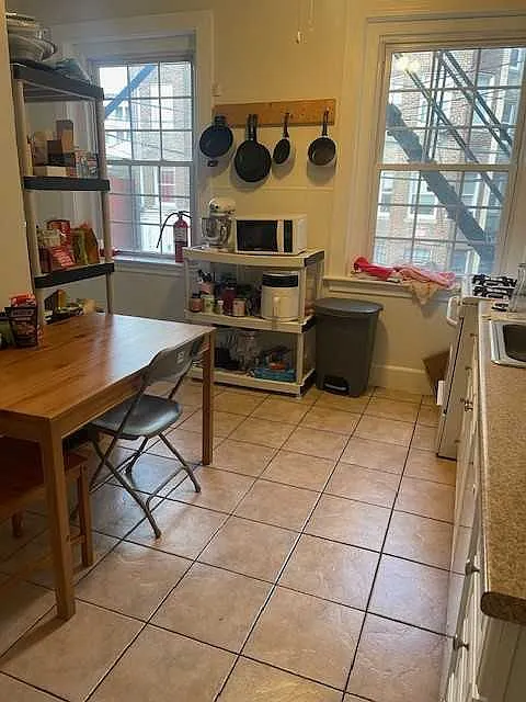 3 bed, $5,100 — Photo 2