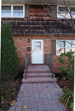2nd image of 9 Jacobson St