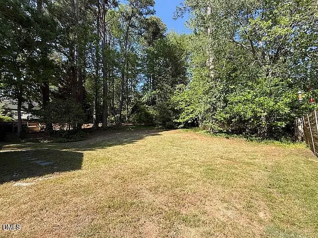 904 Brookwood Dr — Photo 3