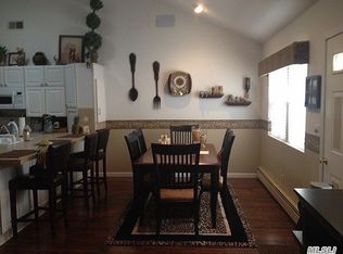 1520 Crager St, Holbrook, NY 11741