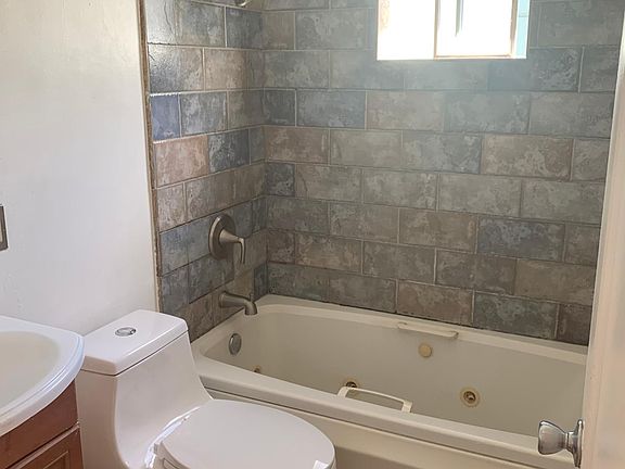 3rd image of 263 Madrone St