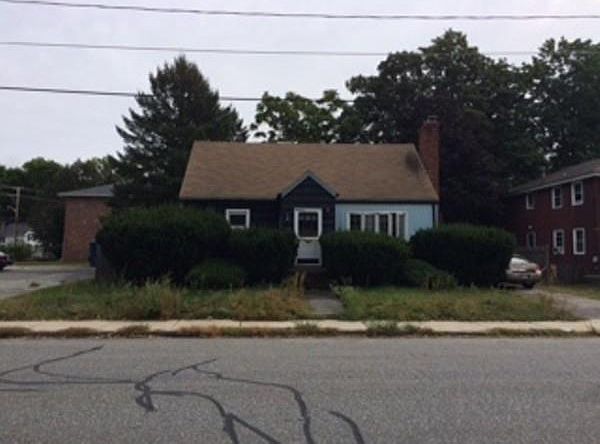 2nd image of 153 Jewett St