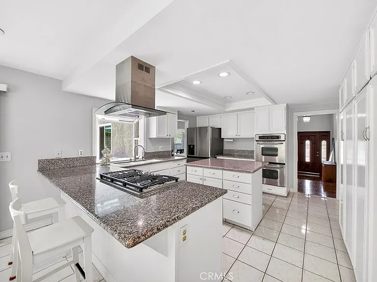 2540 Royale Pl — Photo 7