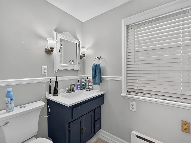 7237 Roe Ave — Photo 17
