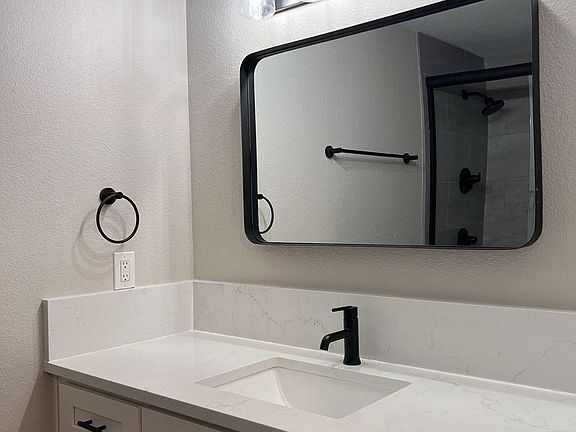 primary en suite bathroom